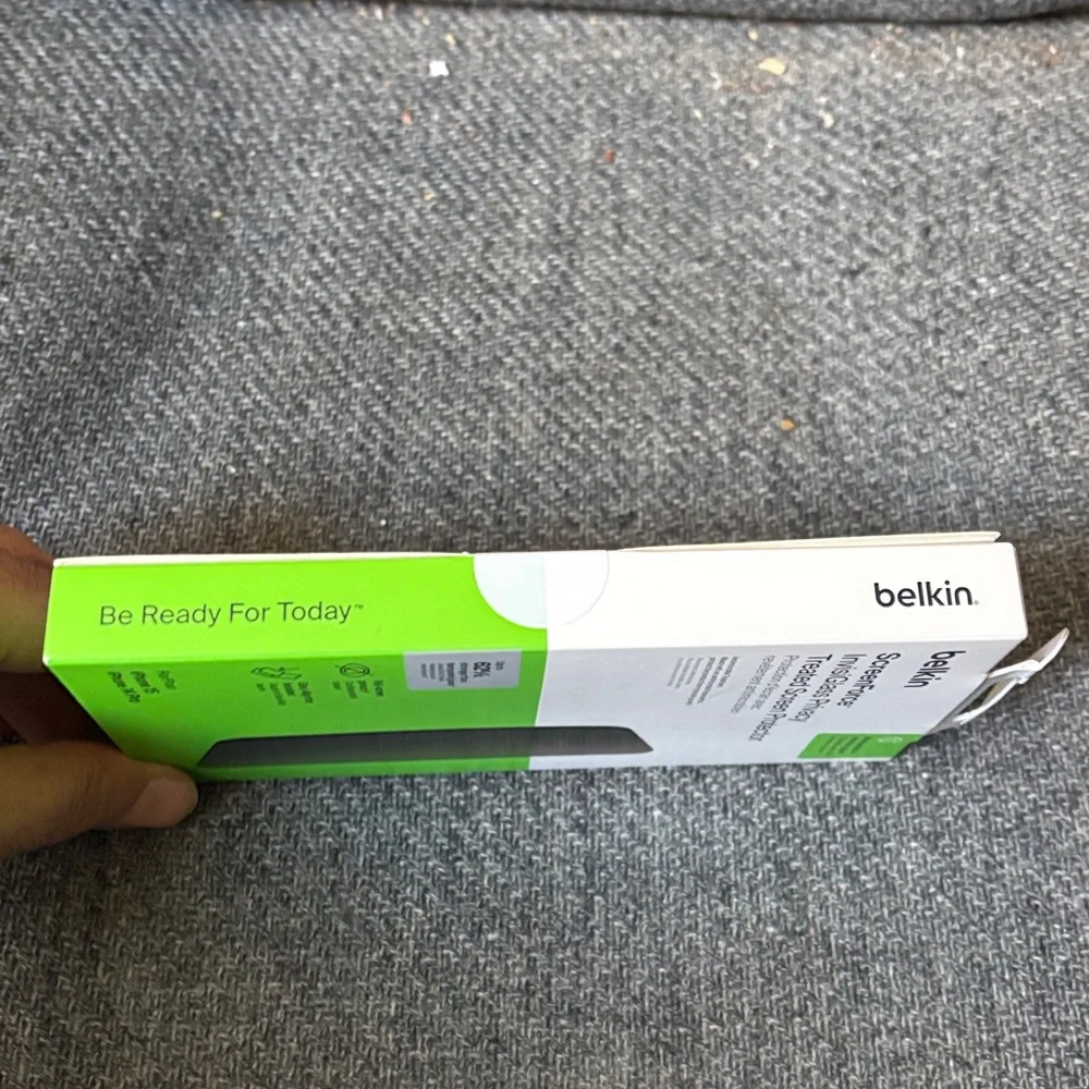 Belkin ScreenForce InvisiGlass Privacy Protector - Green and White